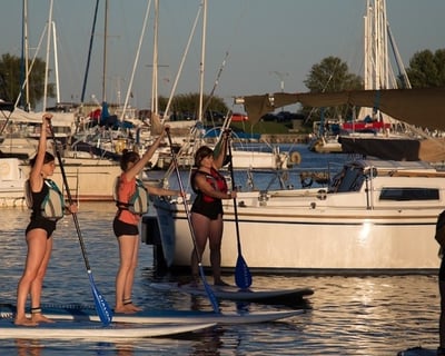 2-Hour Stand-Up Paddleboard Lesson in Chicago