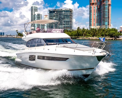 52' Yacht Charter on Biscayne Bay