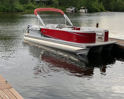 Charter a 27' Pontoon Boat on Ossipee Lake