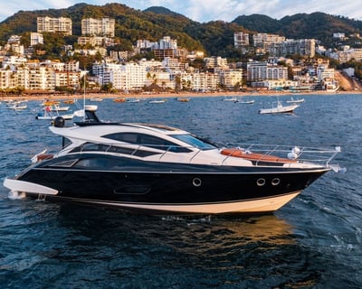50' Yacht Charter in Puerto Vallarta