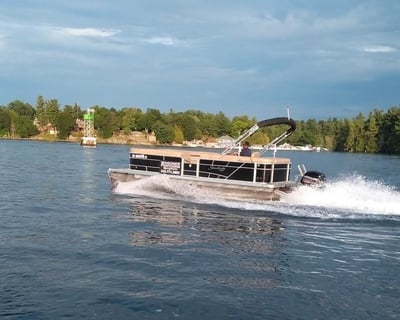 24' Pontoon Rental on the St. Lawrence River