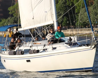Private New York Harbor Sailing Cruise