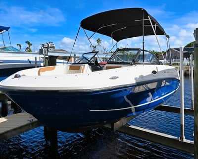 22' Boat Rental in Cape Coral