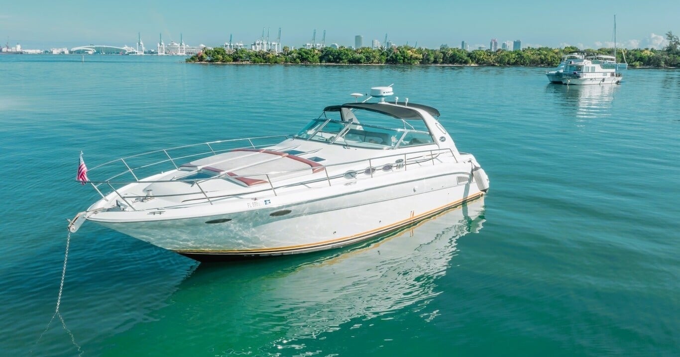 Cruise Miami Skyline & Swim Crystal Lagoons