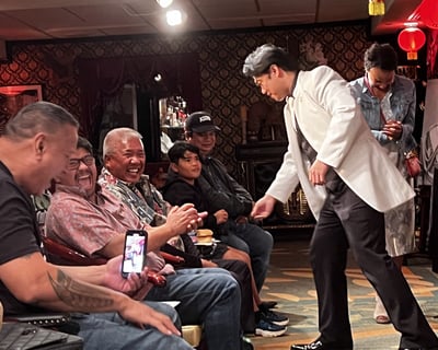 Victorian Magic Show in Waikiki with Parking