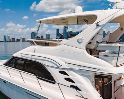 Miami Nighttime Private Yacht Charter