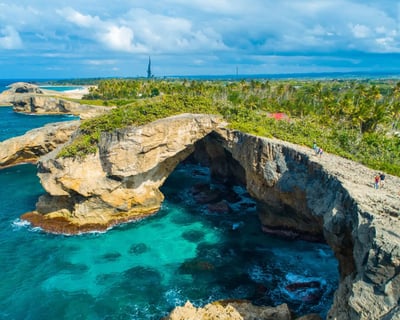 Cave, Mountain & Beach Guided Tour in Puerto Rico