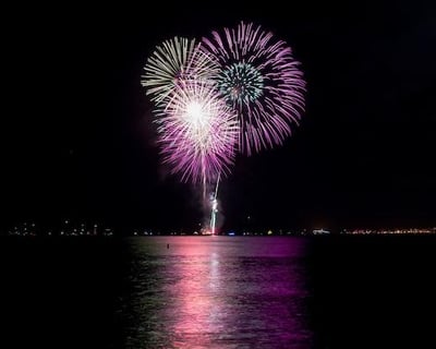 Sunset Catamaran Cruise With Friday Fireworks In Honolulu