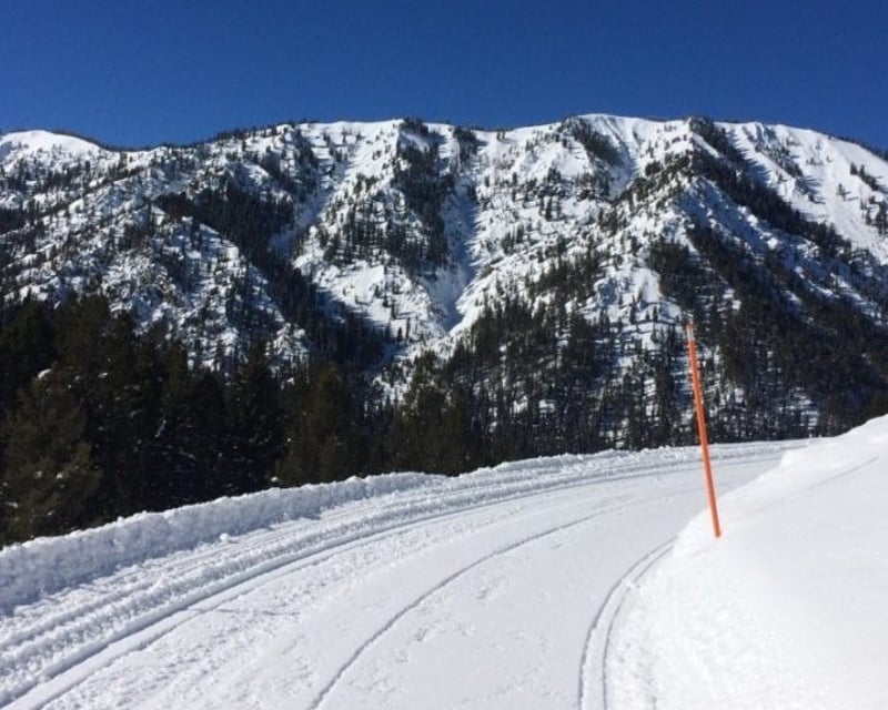 Full-Day Self-Guided Snowmobile Rental in Alpine, WY