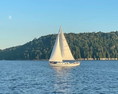 6-Passenger Sailing Cruise in Sister Bay
