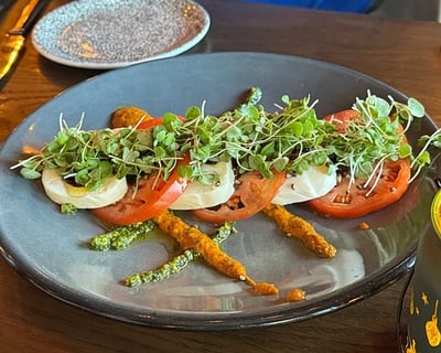 Food Tour in Old Town Alexandria with Tastings