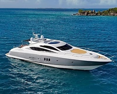 82' Yacht Charter in Fajardo