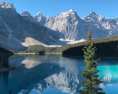 Explore Moraine Lake & Lake Louise in Banff National Park