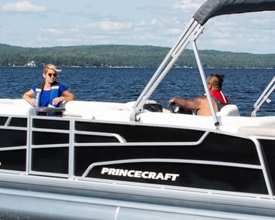 21' Pontoon Rental in Minocqua