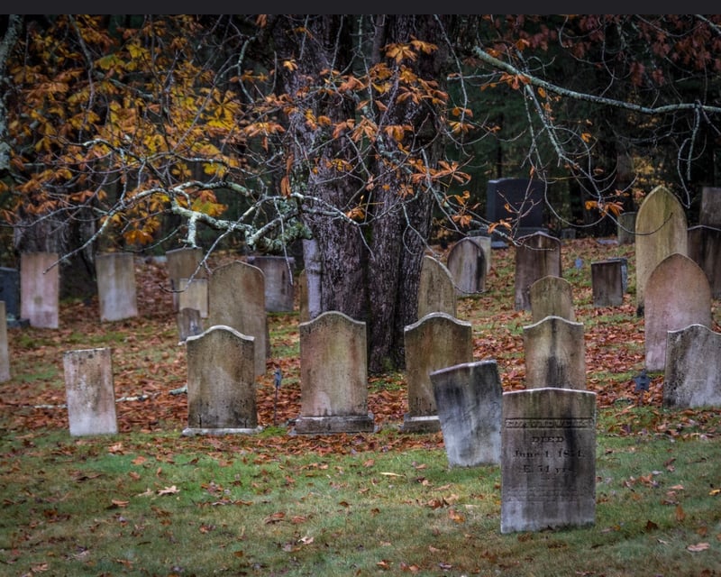 Kennebunkport Ghost Walking Tour with Gossip & Scandals
