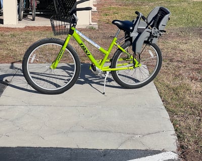 Ride a Beach Cruiser Rental With Child Seat in Hilton Head