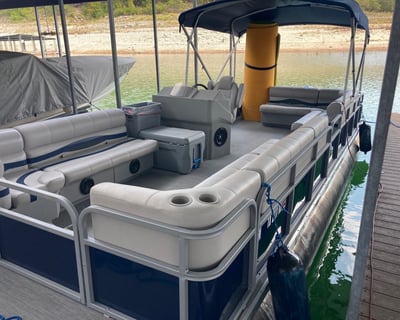 26-Foot Nauti Boatworks Pontoon Charter