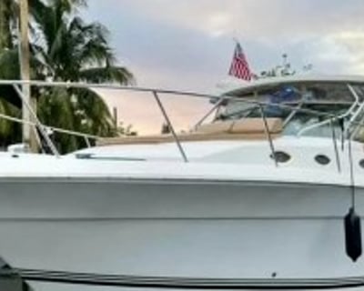 Cruise Sabine Marina on a Dual-Yacht Charter