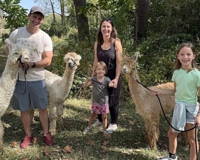 90-Minute Alpaca Trek in Flora
