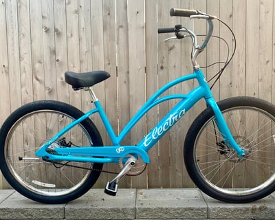 Electric Beach Cruiser Rental in Edgartown