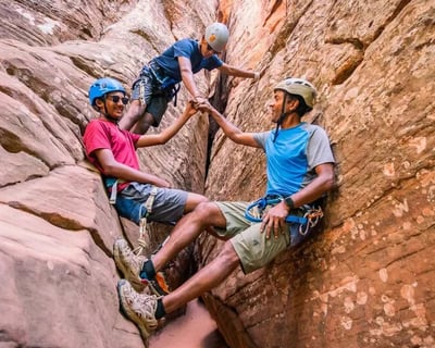 Rappel & Hike a Slot Canyon Near Zion 4-Hour Tour