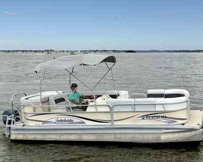 22' Pontoon Boat Rental in Ocean City