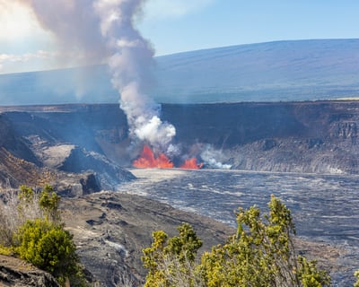 Hilo Volcanoes & Waterfalls Guided Tour