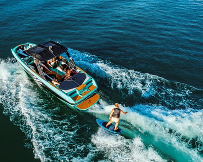 22' Surf Boat Rental at Quail Creek