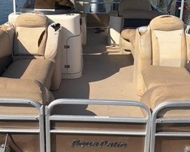 Full-Day Crabbing & Fishing Pontoon Rental in Barnegat