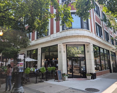 Lincoln Square Food Tasting Walking Tour in Chicago