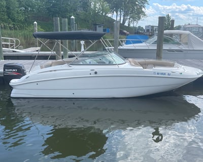 24' Powerboat Rental in Edgewater