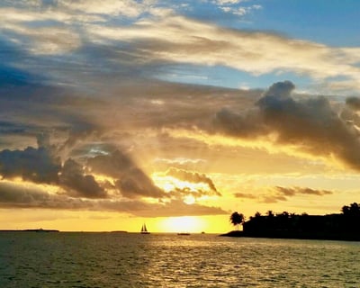 Sunset Champagne Sailing Cruise in Key West