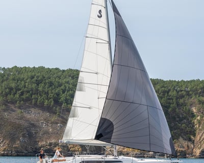 37' Sailboat Charter in Marina del Rey