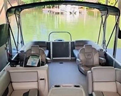 24' Pontoon Boat Rental on Lake Norman