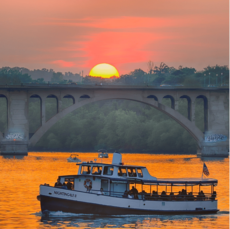 Potomac River Sunset Cruise in Washington DC
