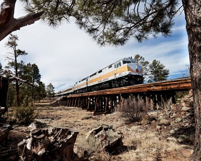 Grand Canyon Train & Hummer Guided Tour