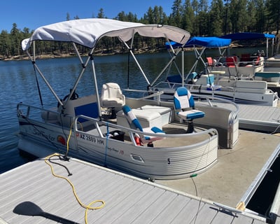 16' Pontoon Boat Rental at Woods Canyon Lake