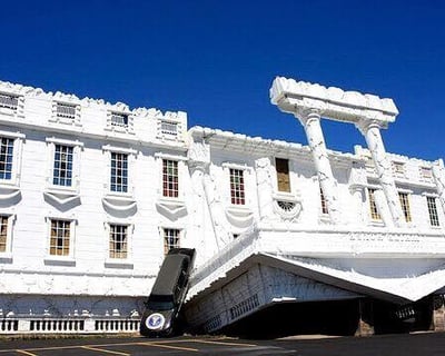 Wisconsin Dells Scenic City and History Trolley Tour