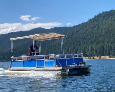 Lake Siskiyou Patio Boat Rental