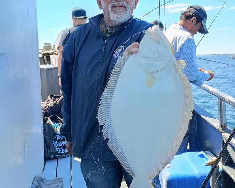 Full-Day Fluke Fishing Trip in Brooklyn