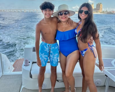 Cruise Destin on a 4-Hour Yacht Charter