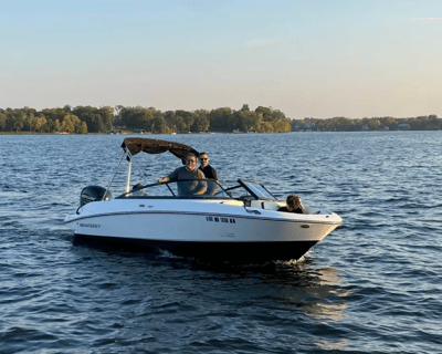 Lake Minnetonka Boat Rental With First Mate