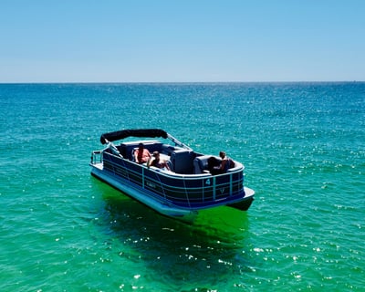 4-Hour Private Pontoon Cruise to Shell Island