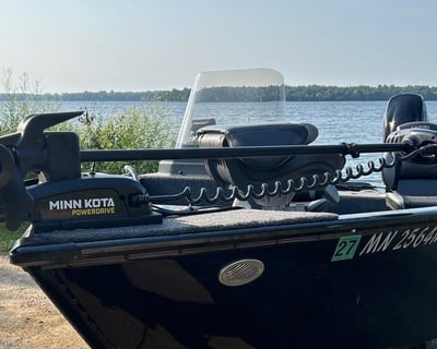 17' Fishing Boat Rental in Battle Lake