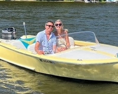 Retro Boat Rental in Saugatuck