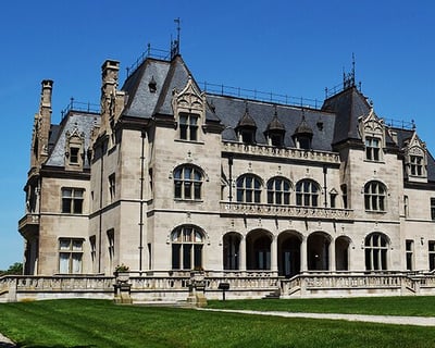 Newport Gilded Age Mansions Trolley & Breakers