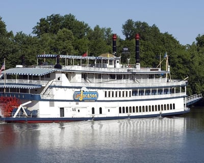Cruise Nashville's Cumberland River With Lunch & Music
