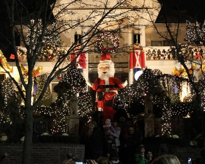 Dyker Heights Christmas Lights Guided Tour