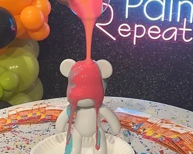 Drip Bear Paint & Sip Class in Houston