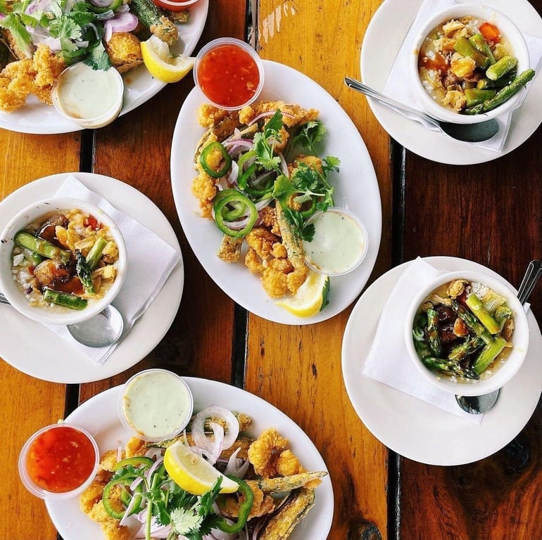 Taste & Tales: Grant Park Food Tour and Oakland Cemetery Walk